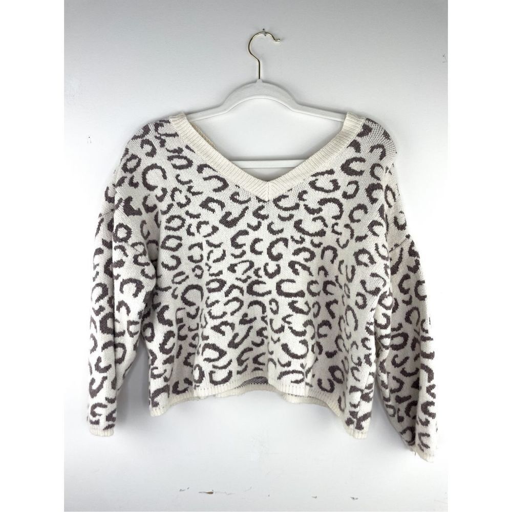 Vestique Cheetah Cropped V Neck‎ Sweater Size S